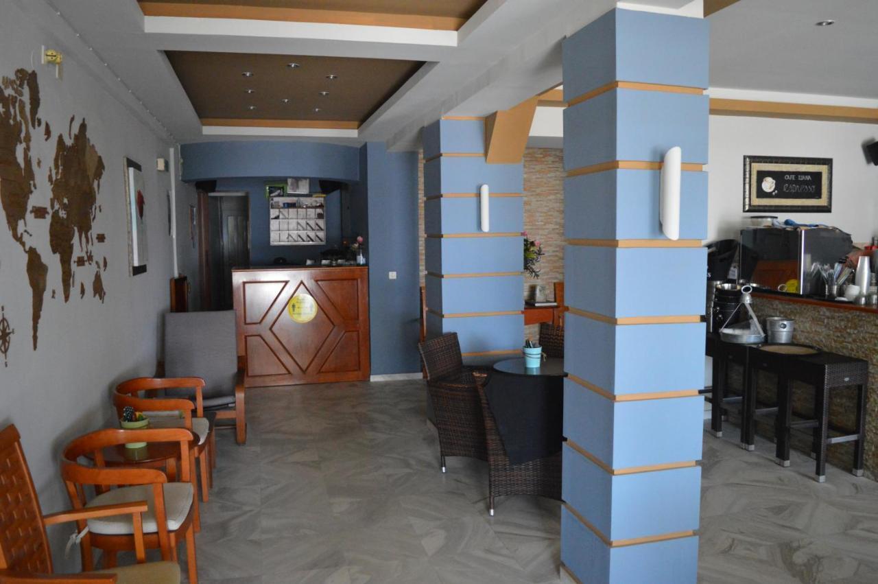 Iliana Hotel Paralia Exterior foto